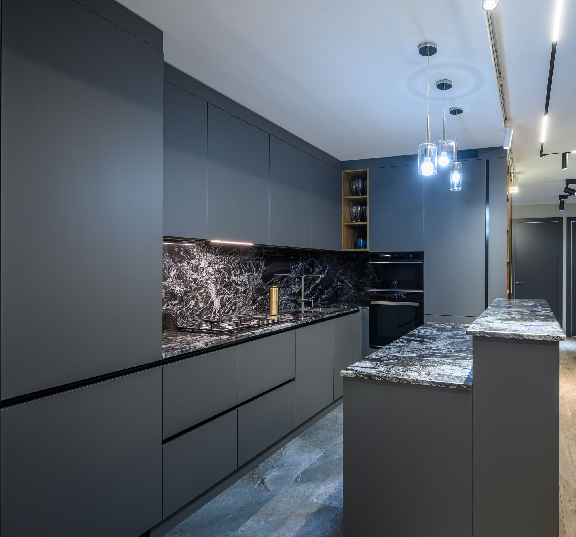 cocina remodelada gris